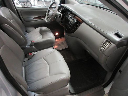 Used 2000 MAZDA MPV LX image 8