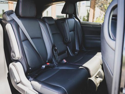 Used 2023 Honda Odyssey Sport image 32