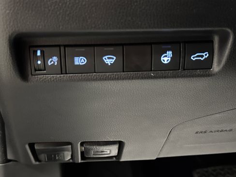 Used 2021 Toyota RAV4 XLE Premium image 23