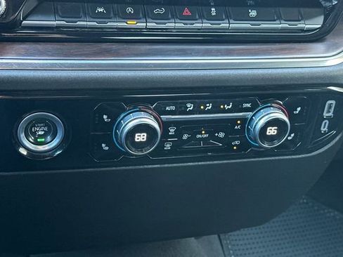 Used 2024 GMC Sierra 1500 SLT AWD/4WD image 22