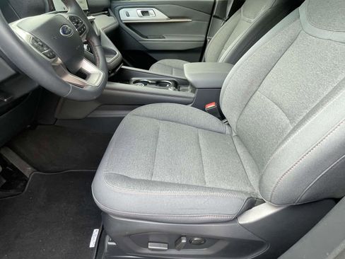 Used 2025 Ford Explorer Active image 14