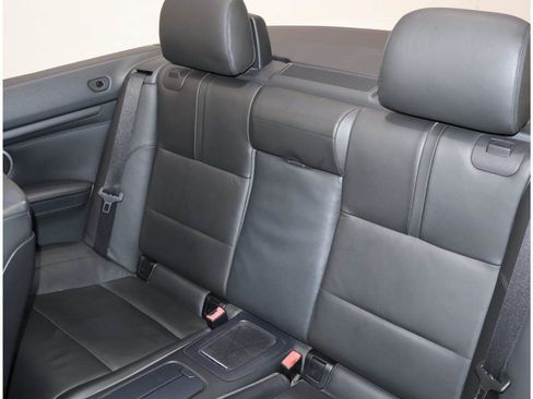 Used 2011 BMW M3 Convertible RWD image 18