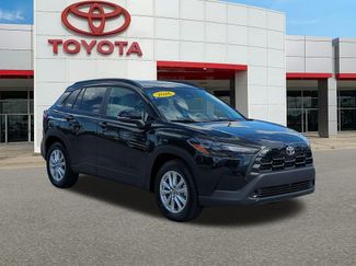 Certified 2026 Toyota Corolla Cross LE FWD video 1
