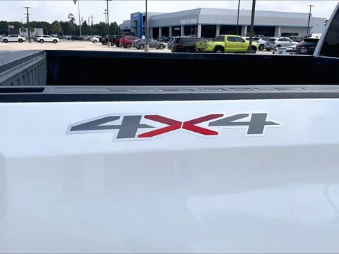 Certified 2021 Chevrolet Silverado 1500 LT w/ Fleet Comfort Package AWD/4WD image 10