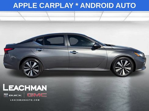 Used 2021 Nissan Altima 2.5 SV image 2