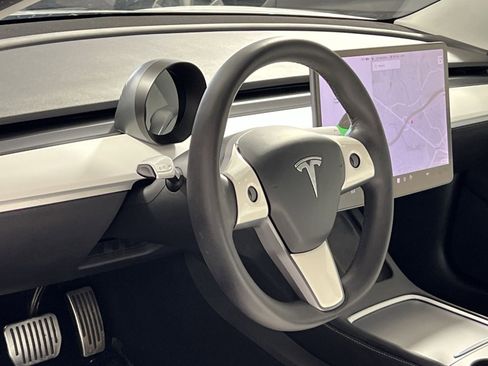 Used 2021 Tesla Model 3 Long Range image 16