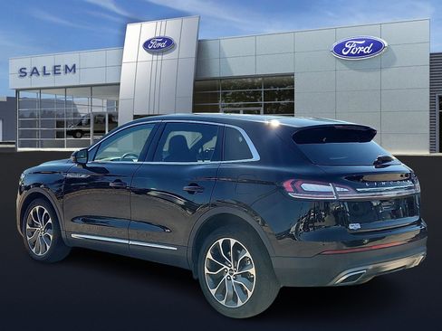 Used 2022 Lincoln Nautilus Reserve image 5