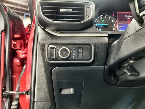 Used 2022 Ford Explorer XLT w/ Equipment Group 202A image 13