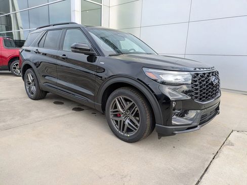 New 2026 Ford Explorer ST-Line w/ ST-Line Street Pack image 2