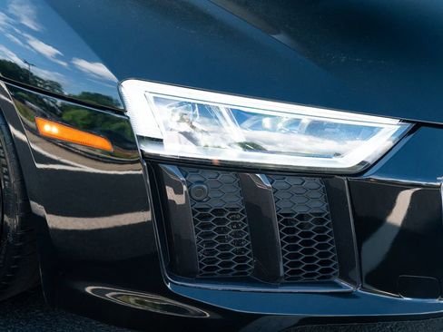 Used 2018 Audi R8 V10 AWD/4WD image 9