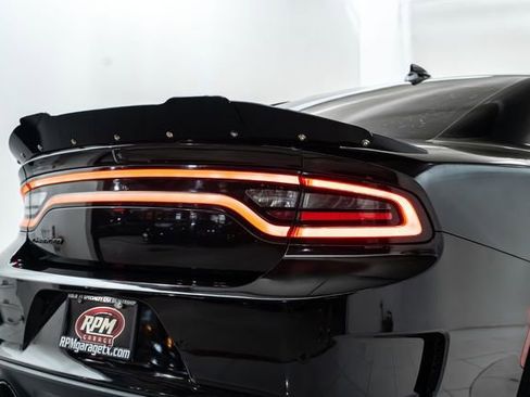 Used 2019 Dodge Charger Scat Pack w/ Dynamics Package RWD image 10