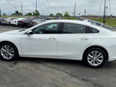 Used 2025 Chevrolet Malibu LT FWD image 4
