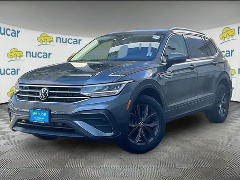Used 2024 Volkswagen Tiguan SE AWD/4WD image 3