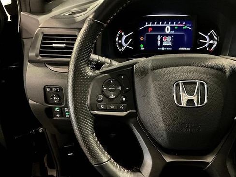 Used 2025 Honda Passport TrailSport image 11