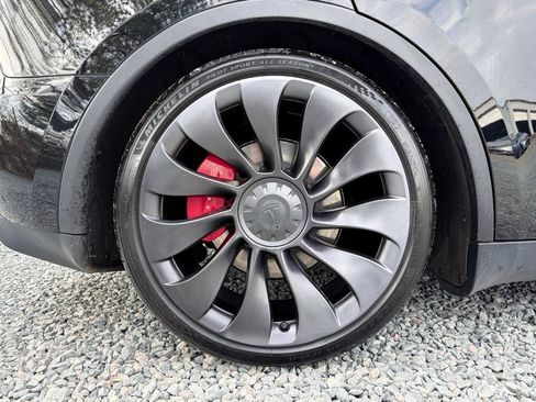 Used 2023 Tesla Model Y Performance image 35