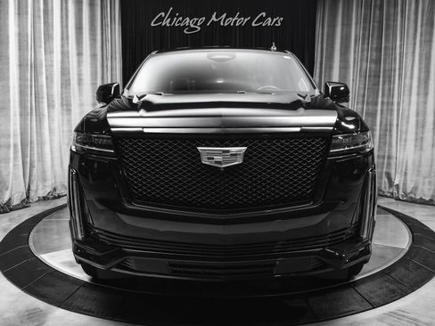 Used 2021 Cadillac Escalade Sport Platinum w/ LPO, ONYX Package AWD/4WD image 7