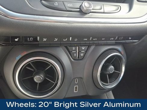 Used 2019 Chevrolet Blazer LT w/ Sun and Wheels Package AWD/4WD image 14