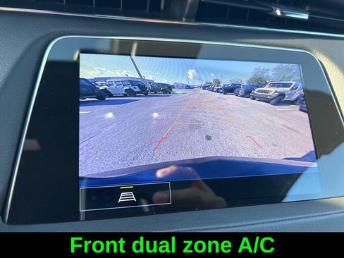 Used 2023 Cadillac XT4 Luxury w/ Cold Weather Package FWD image 16