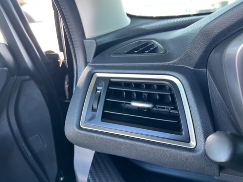 Used 2024 Subaru Ascent Premium w/ Convenience Package image 16