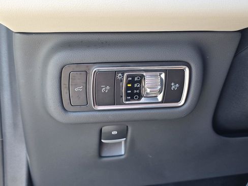 Used 2024 Lincoln Nautilus Premier AWD/4WD image 27