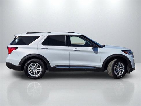 Certified 2025 Ford Explorer Active w/ Active Comfort Package image 3