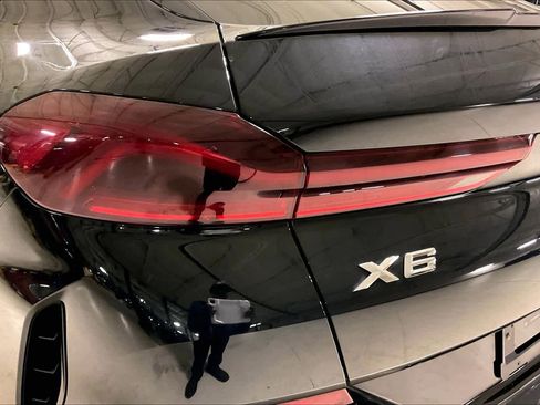 Used 2025 BMW X6 xDrive40i w/ Climate Comfort Package image 27