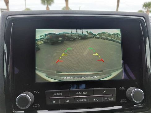 Used 2022 Nissan Frontier SV w/ Technology Package RWD image 23