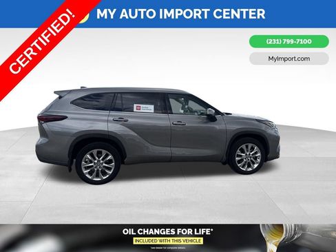 Certified 2025 Toyota Highlander Limited AWD/4WD image 8
