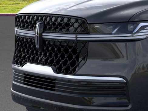 New 2025 Lincoln Navigator L Reserve w/ Jet Appearance Package AWD/4WD image 17