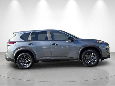 Used 2025 Nissan Rogue S FWD image 6