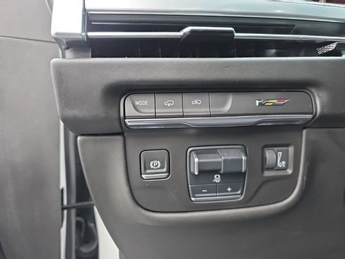 Used 2025 Cadillac Escalade V image 20