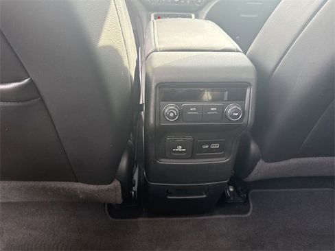 Used 2020 GMC Acadia SLT image 22