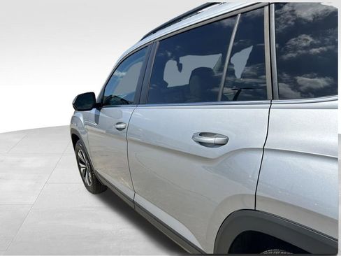 New 2026 Volkswagen Atlas SE FWD image 28