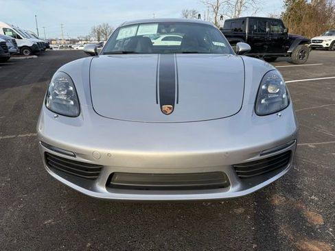 Used 2024 Porsche 718 Cayman w/ Premium Package image 2