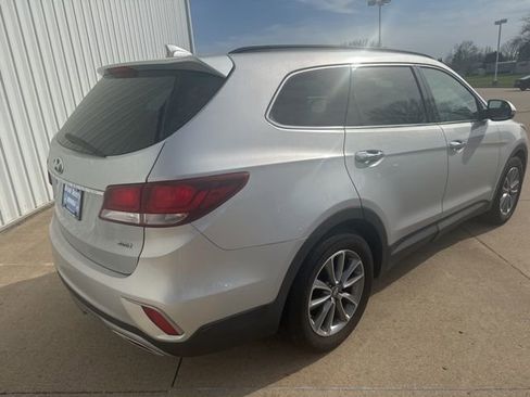 Used 2017 Hyundai Santa Fe SE image 7