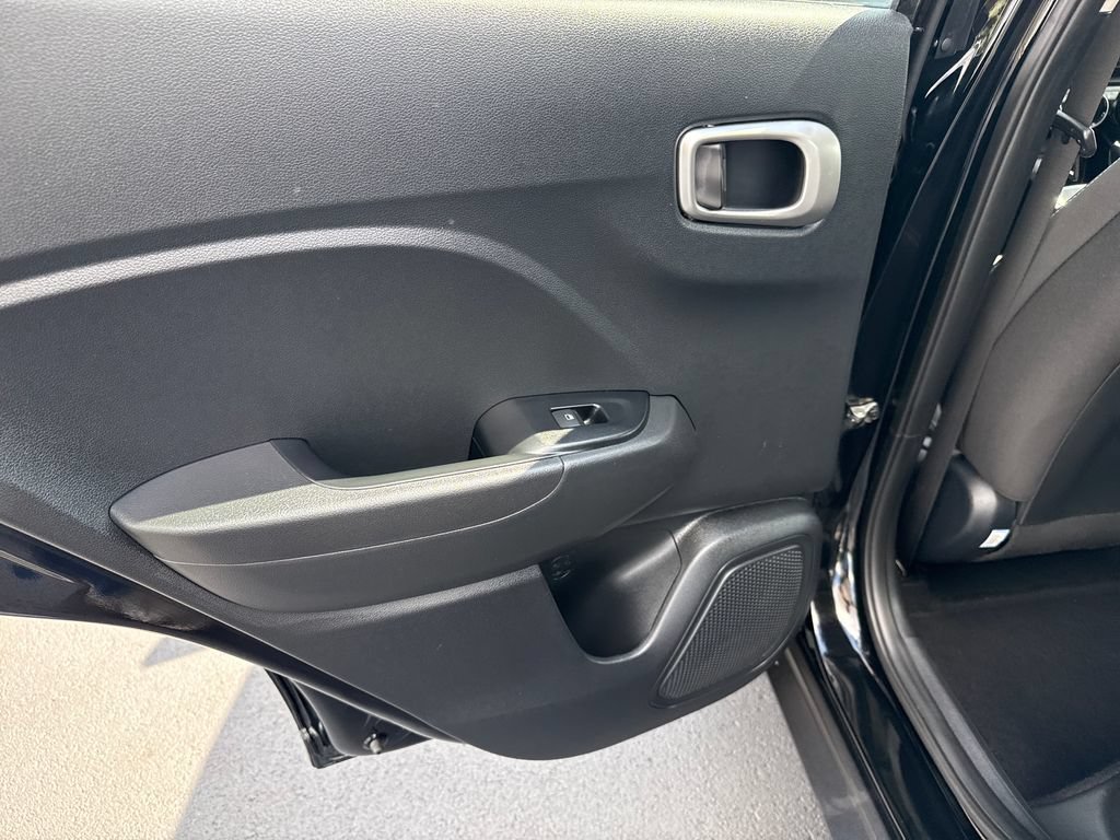 Certified 2024 Hyundai Venue SEL FWD image 17