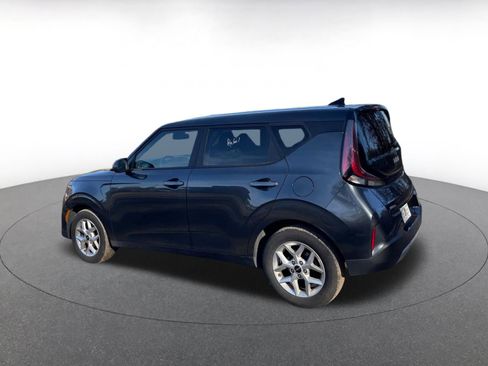Used 2025 Kia Soul LX w/ LX Technology Package image 11