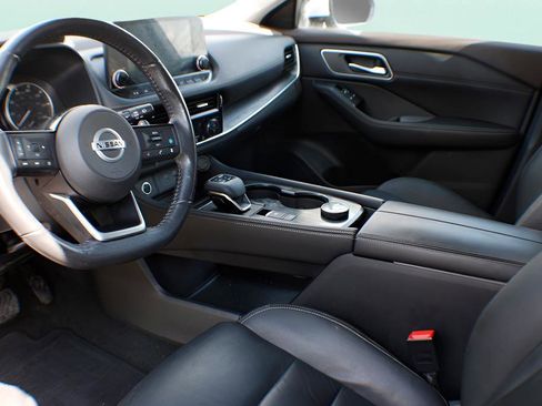 Used 2021 Nissan Rogue SL w/ Premium Package image 12