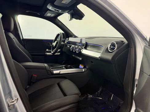 Certified 2025 Mercedes-Benz GLB 250 4MATIC image 14