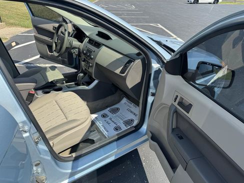 Used 2009 Ford Focus SE FWD image 22