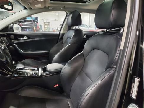 Used 2018 Kia Stinger Premium image 22