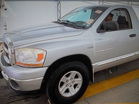 Used 2006 Dodge Ram 1500 Truck SLT w/ Trailer Tow Group AWD/4WD image 2