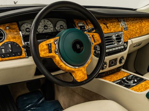 Used 2010 Rolls-Royce Ghost image 13