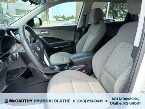 Used 2018 Hyundai Santa Fe SE AWD/4WD image 4