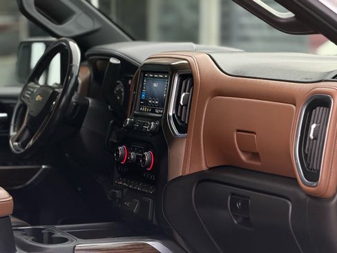 Used 2021 Chevrolet Silverado 1500 High Country w/ Technology Package image 14