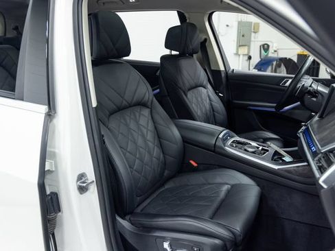 Used 2025 BMW X7 xDrive40i AWD/4WD image 26