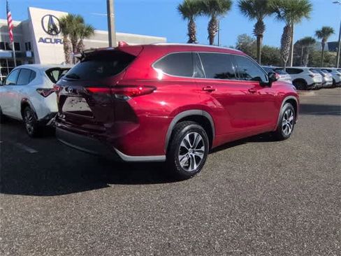 Used 2020 Toyota Highlander XLE image 8