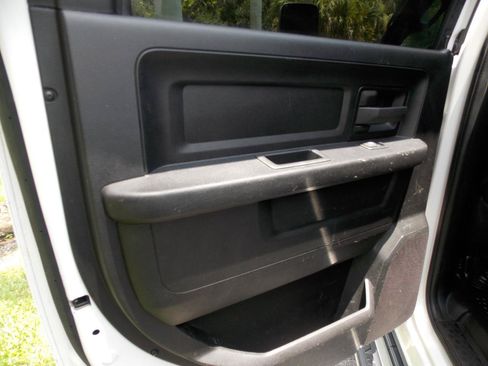 Used 2022 RAM 2500 Tradesman w/ Chrome Appearance Group AWD/4WD image 21