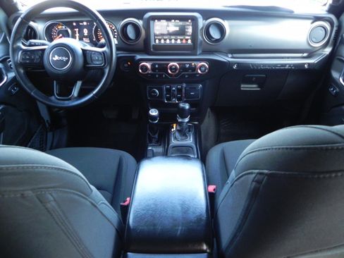 Used 2018 Jeep Wrangler Unlimited Sport S AWD/4WD image 9