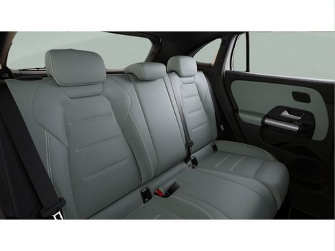 Used 2026 Mercedes-Benz GLA 250 image 43